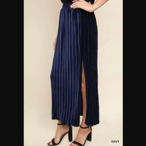 Umgee Womens Velvet Pleated Maxi Skirt Navy Long Length Slit - Picture 1 of 5